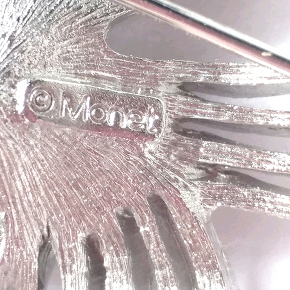 MONET OPENWORK BOW PIN BROOCH - SILVERTONE 3" HIGH - Picture 5 of 5